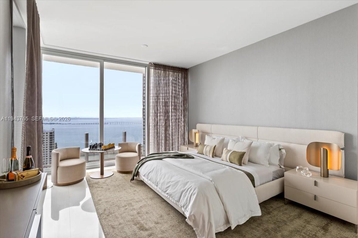 ASTON MARTIN RESIDENCES - Residential