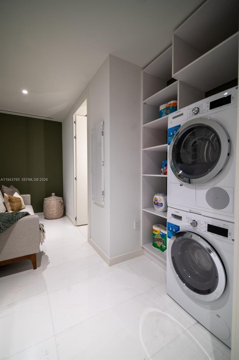 ASTON MARTIN RESIDENCES - Residential