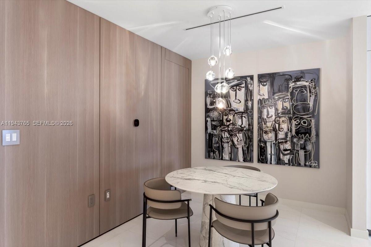 ASTON MARTIN RESIDENCES - Residential