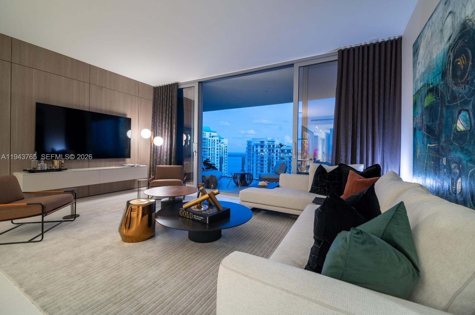 ASTON MARTIN RESIDENCES - Residential