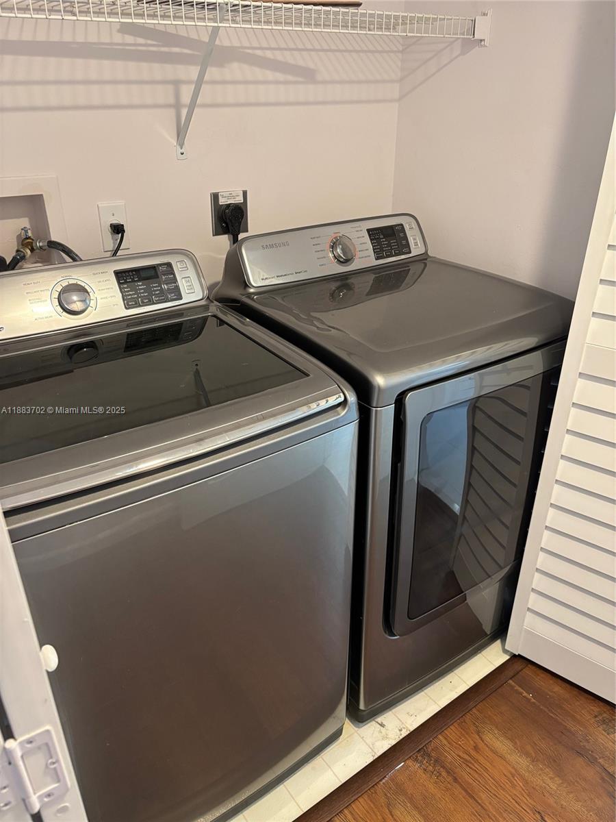 REGENT PARK CONDO - Residential