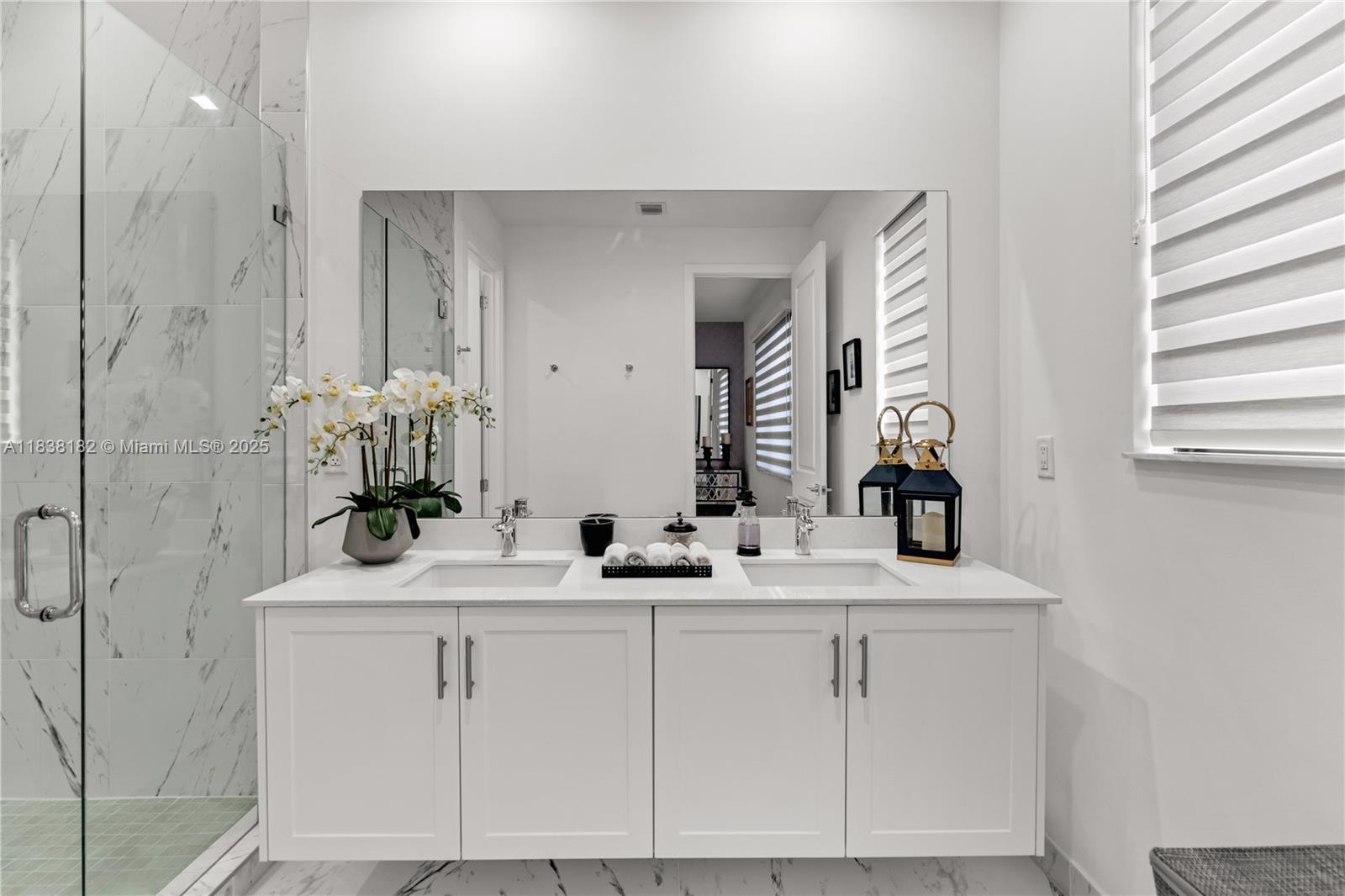 CANARIAS EAST - Residential Lease