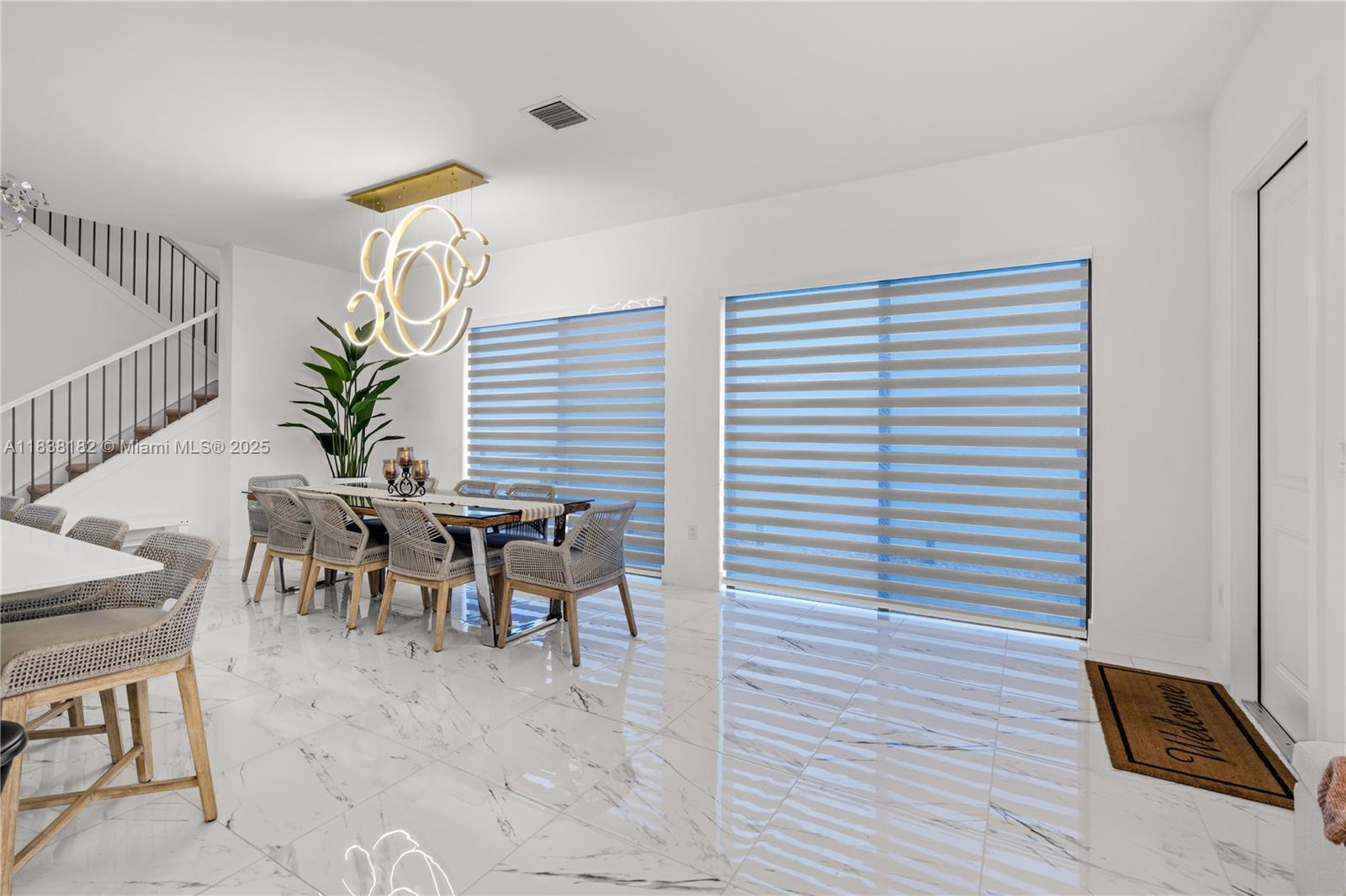 CANARIAS EAST - Residential Lease