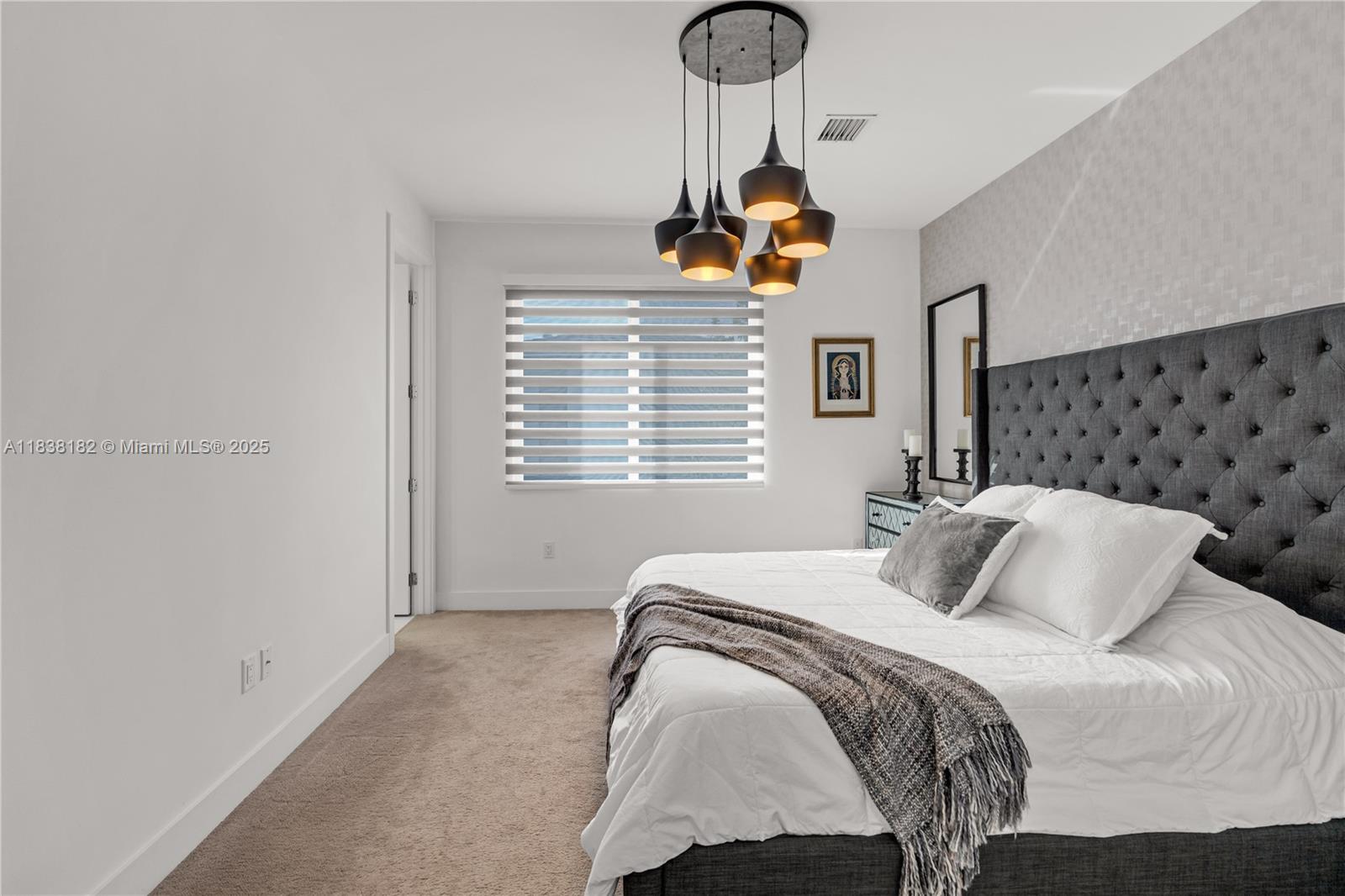 CANARIAS EAST - Residential Lease