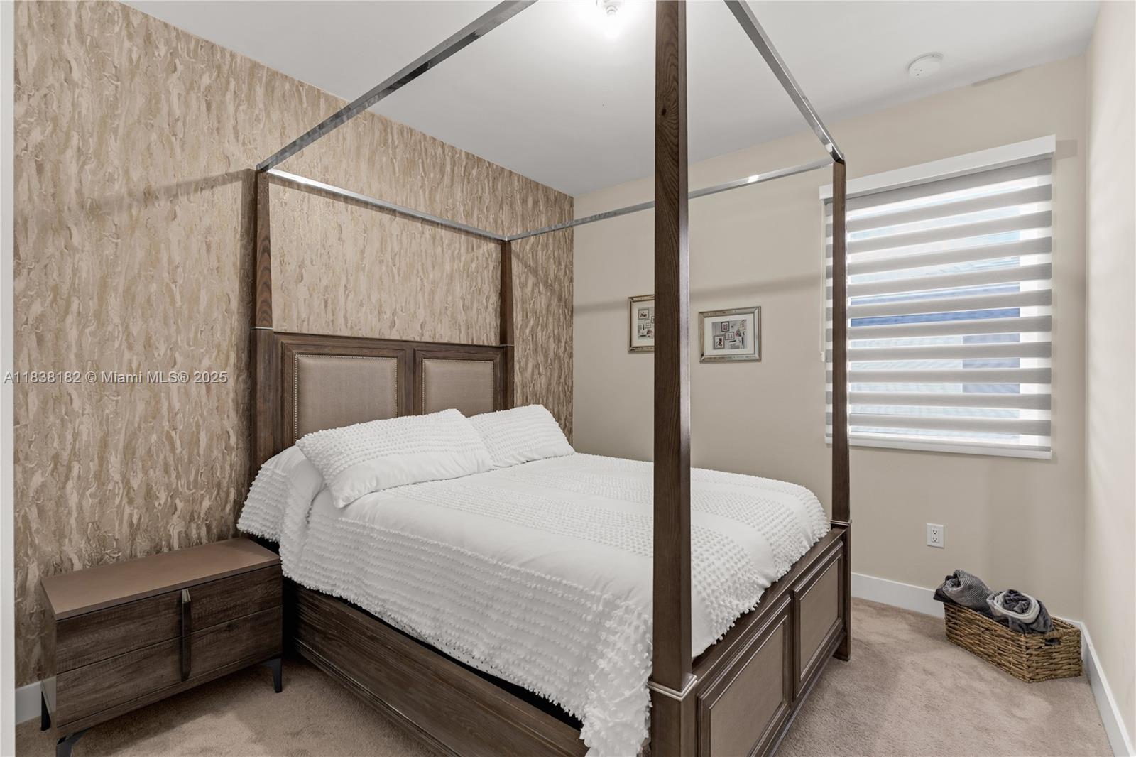 CANARIAS EAST - Residential Lease