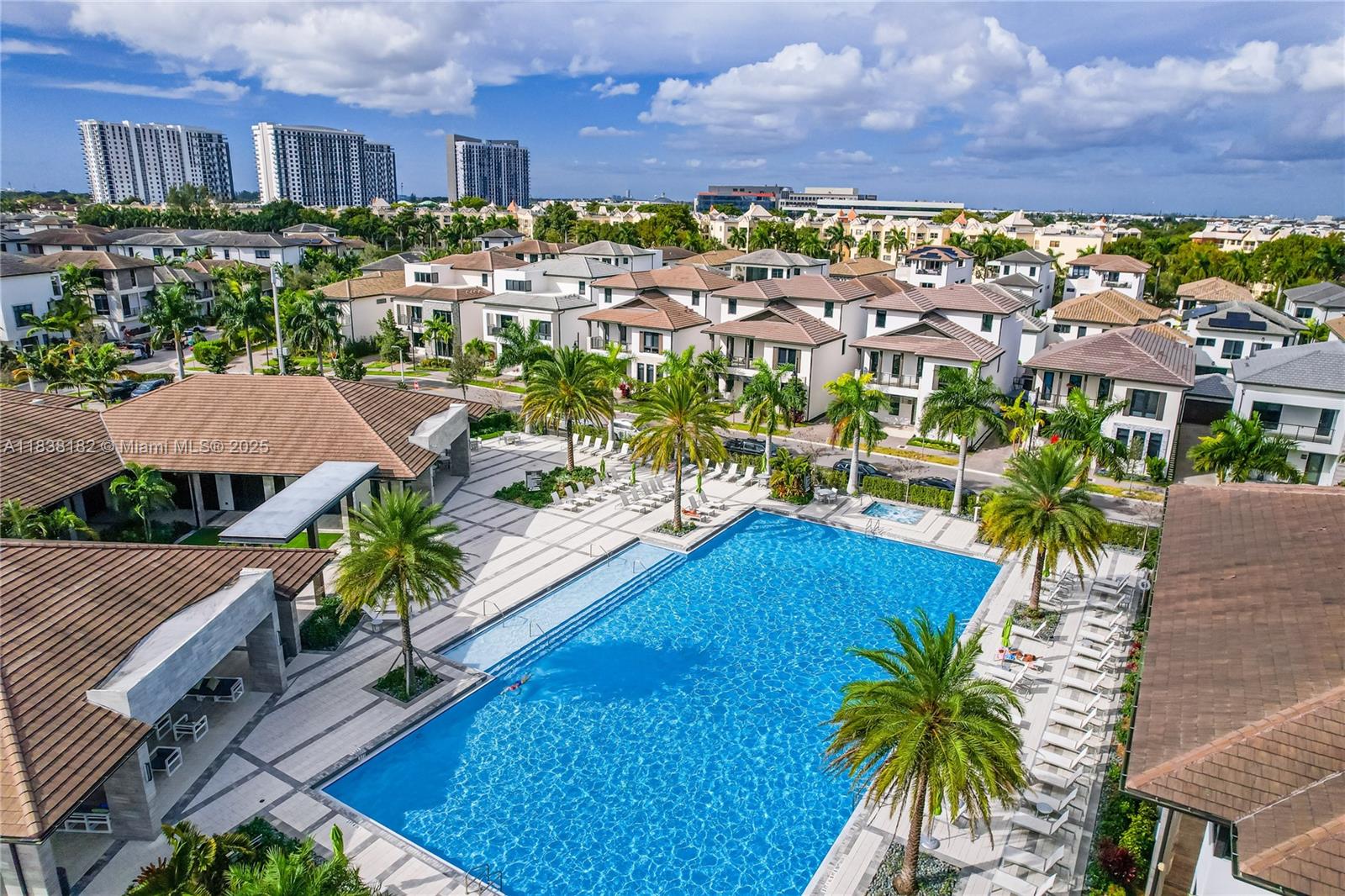 CANARIAS EAST - Residential Lease