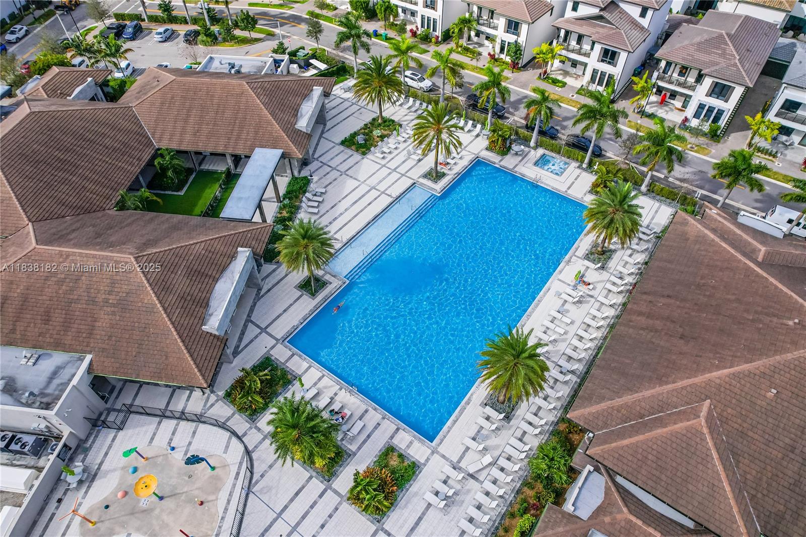 CANARIAS EAST - Residential Lease