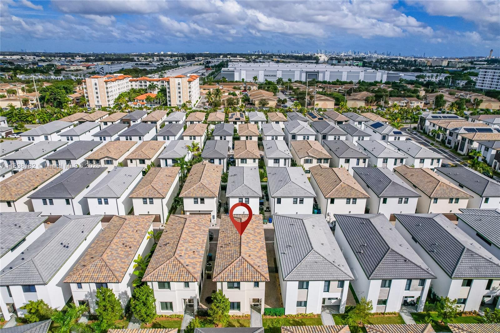 CANARIAS EAST - Residential Lease