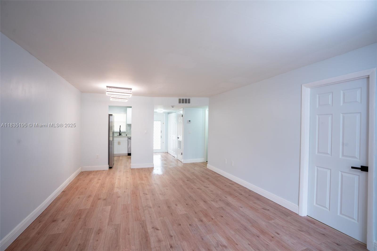 2780 N Pine Island Rd 211, Sunrise, FL, 33322/$179,900 1 2780 N Pine Island Rd 211