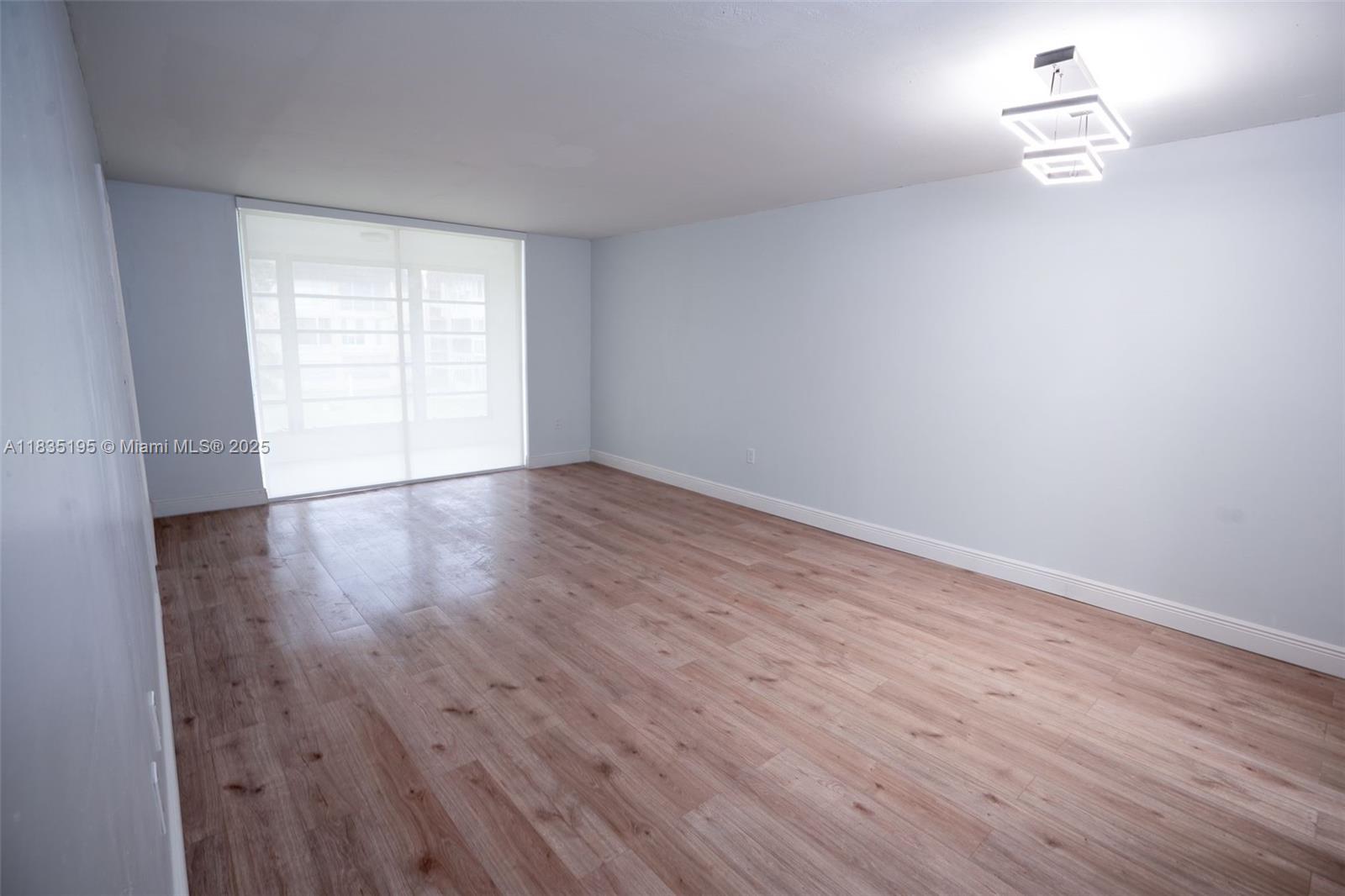 2780 N Pine Island Rd 211, Sunrise, FL, 33322/$179,900 3 2780 N Pine Island Rd 211