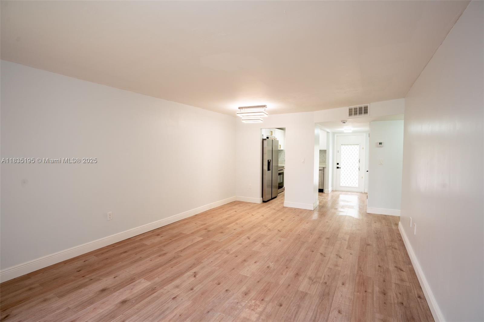 2780 N Pine Island Rd 211, Sunrise, FL, 33322/$179,900 2 2780 N Pine Island Rd 211