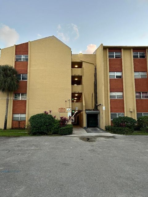 A home in Lauderdale Lakes