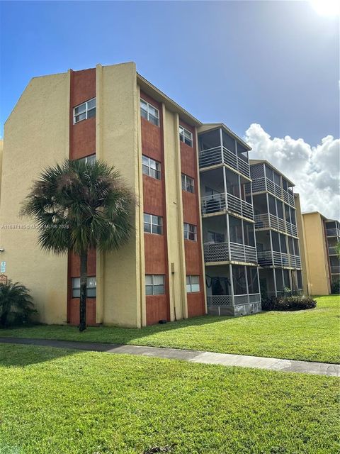 A home in Lauderdale Lakes