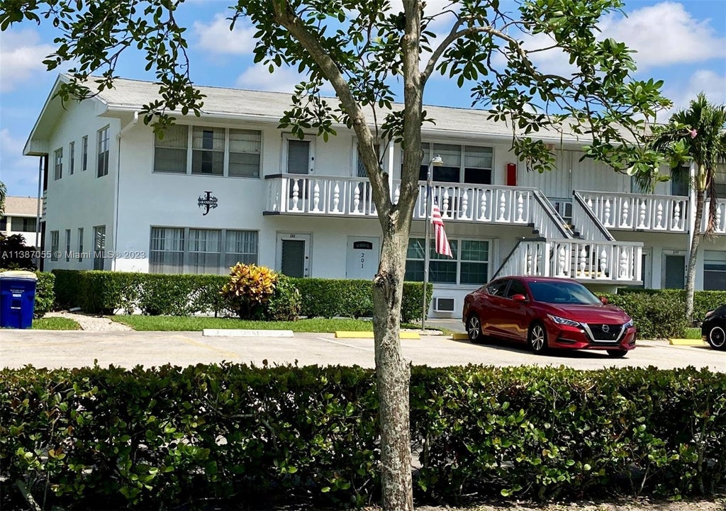 Photo of 202 Berkshire #J, West Palm Beach, FL 33417 (MLS # A11387055)