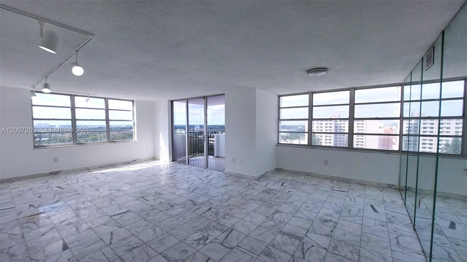 2750 NE 183rd St 1405