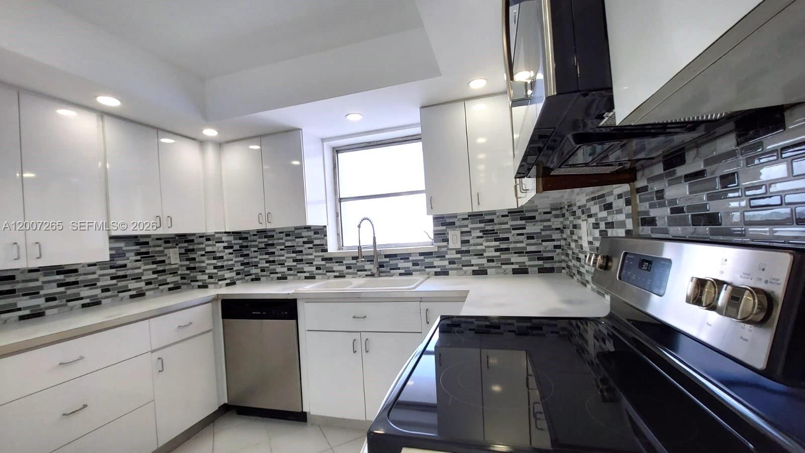 2750 NE 183rd St 1405