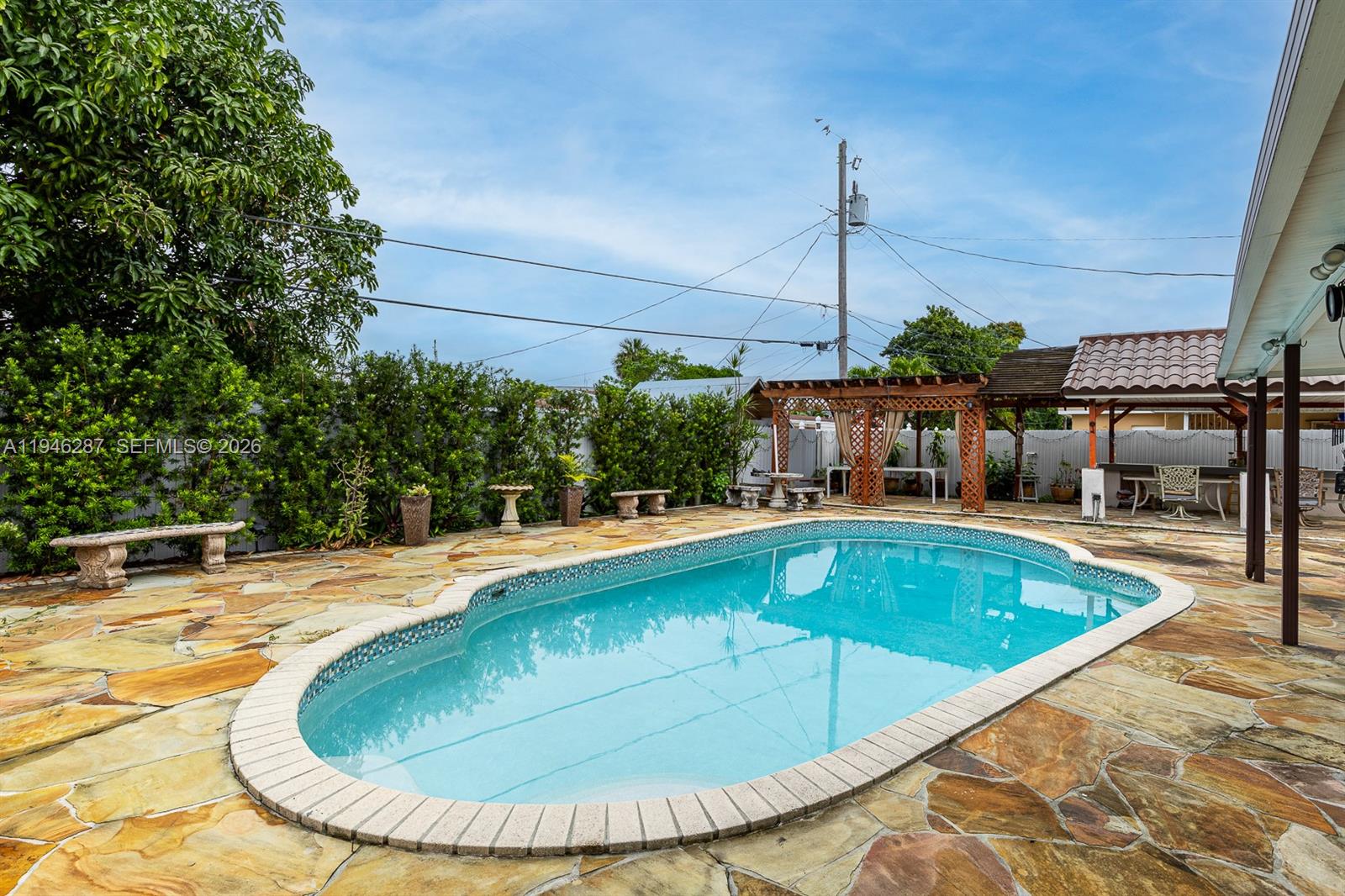 PALM LAKES SEC 1 - Residential