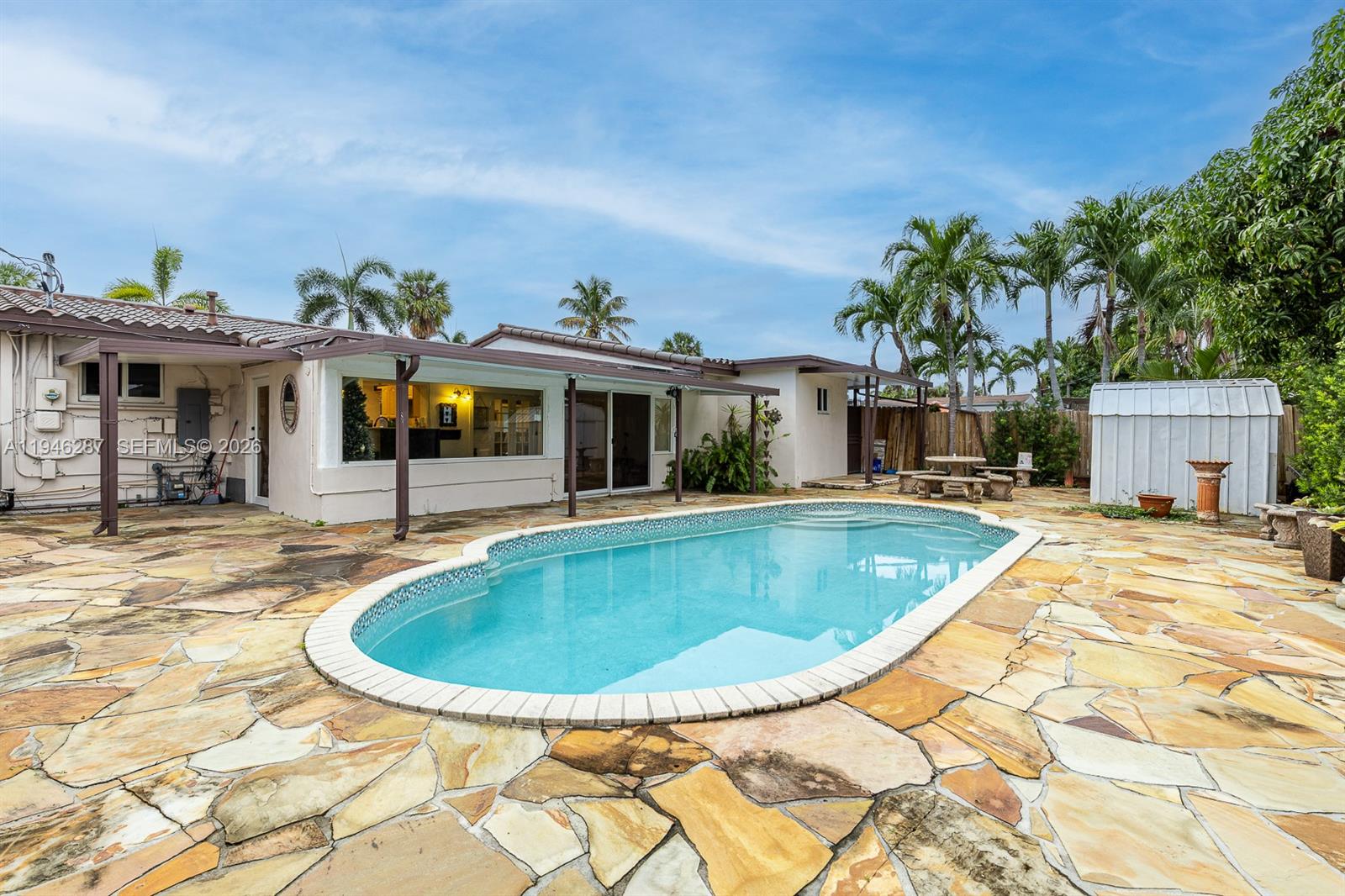 PALM LAKES SEC 1 - Residential