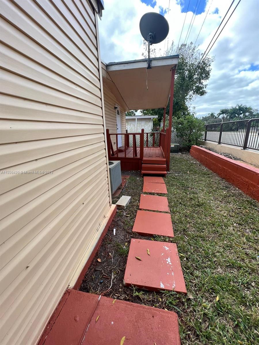 SUNSHINE CITY - Residential Lease