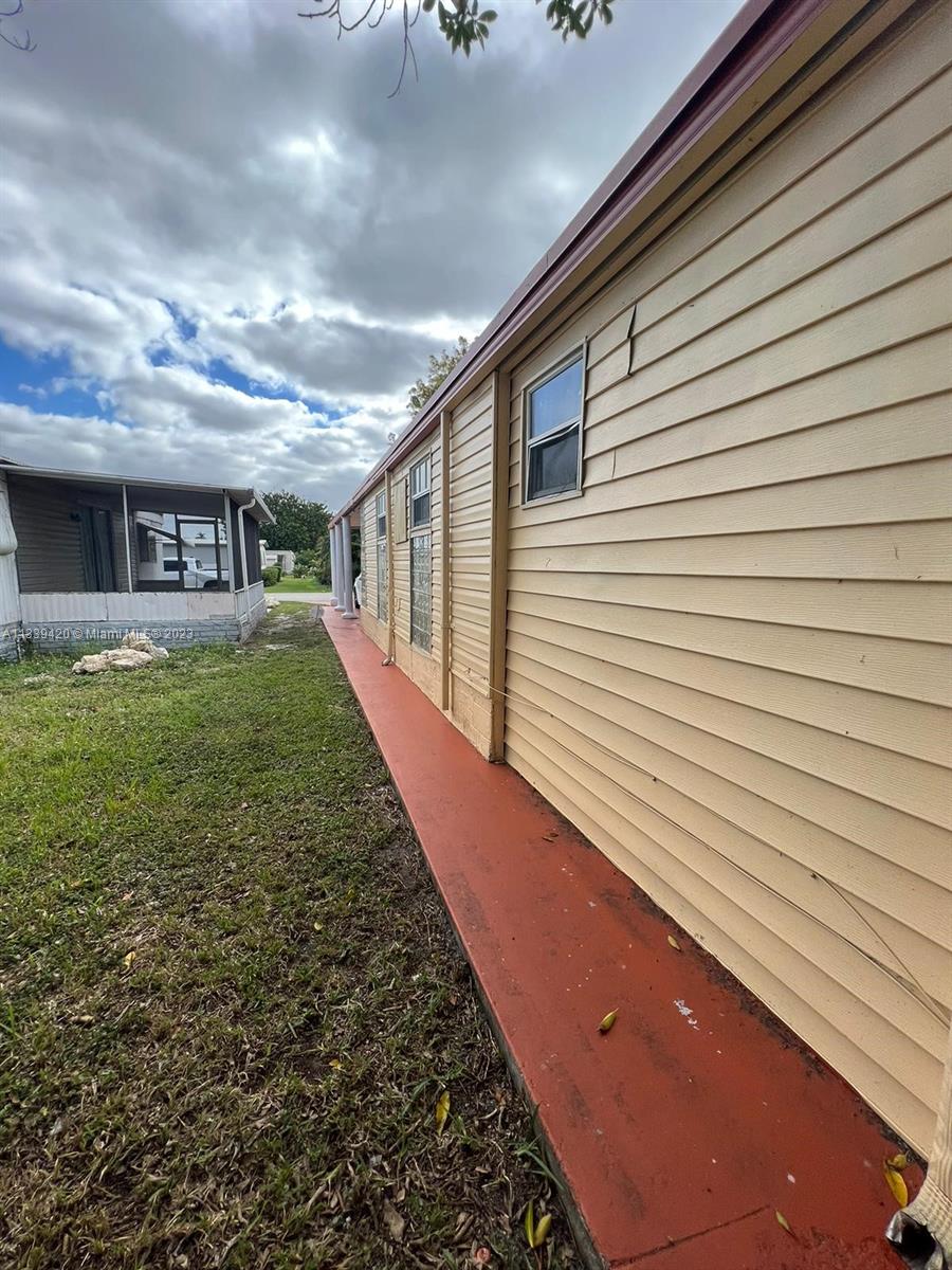 SUNSHINE CITY - Residential Lease