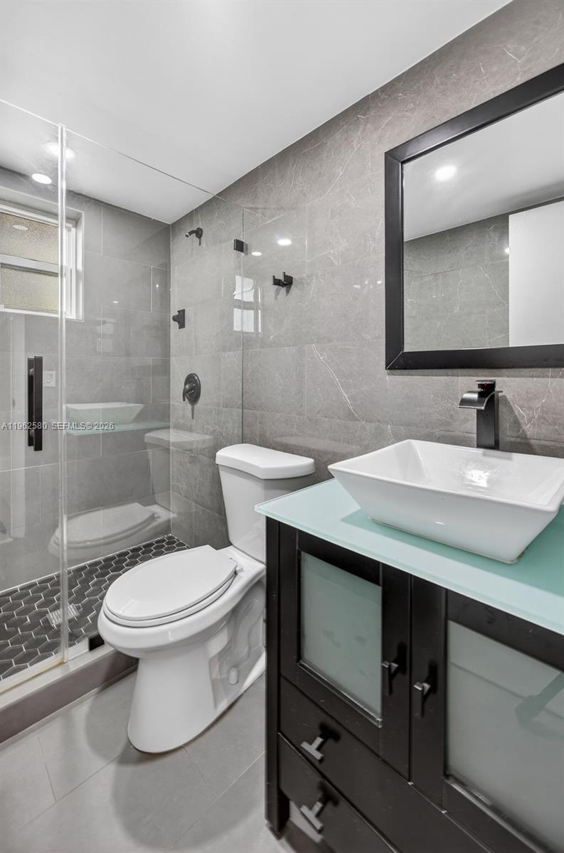 COURTYARDS AT KENDALL CON - Residential