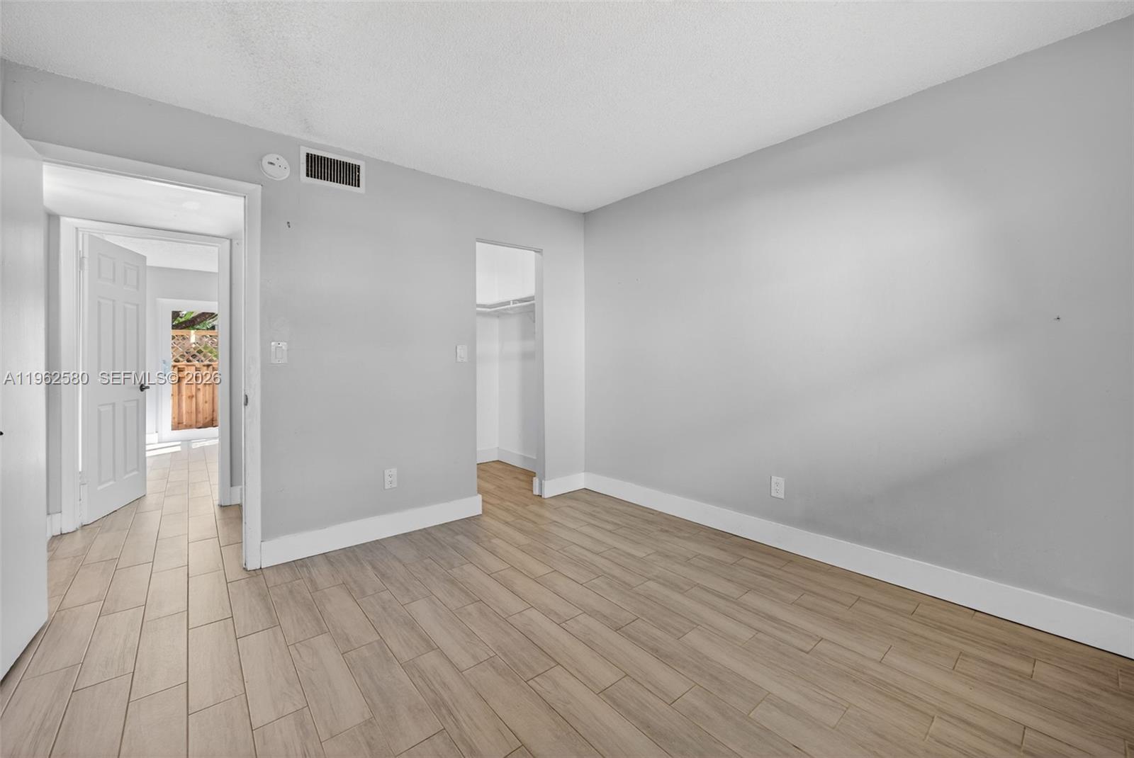 COURTYARDS AT KENDALL CON - Residential