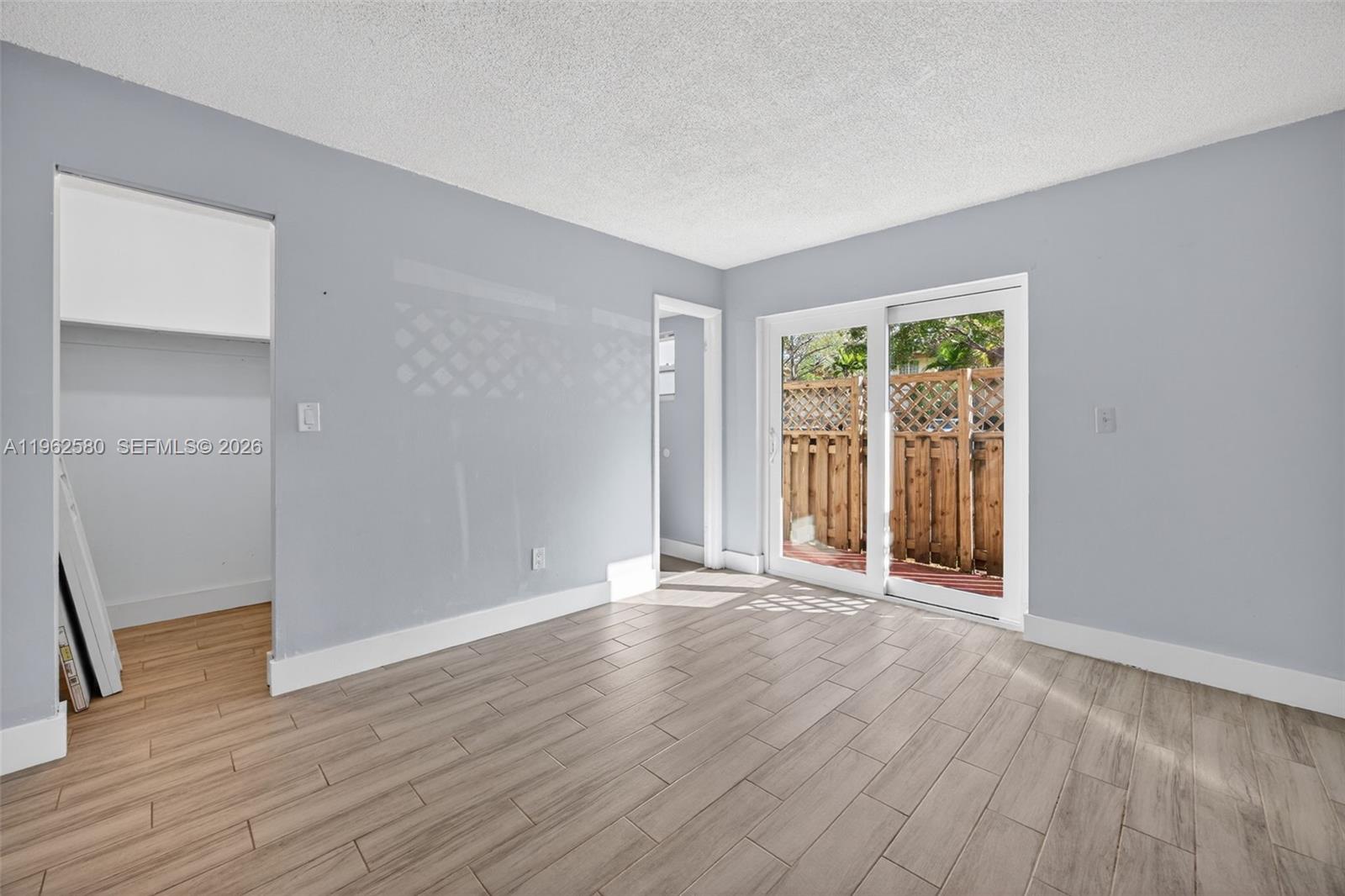 COURTYARDS AT KENDALL CON - Residential