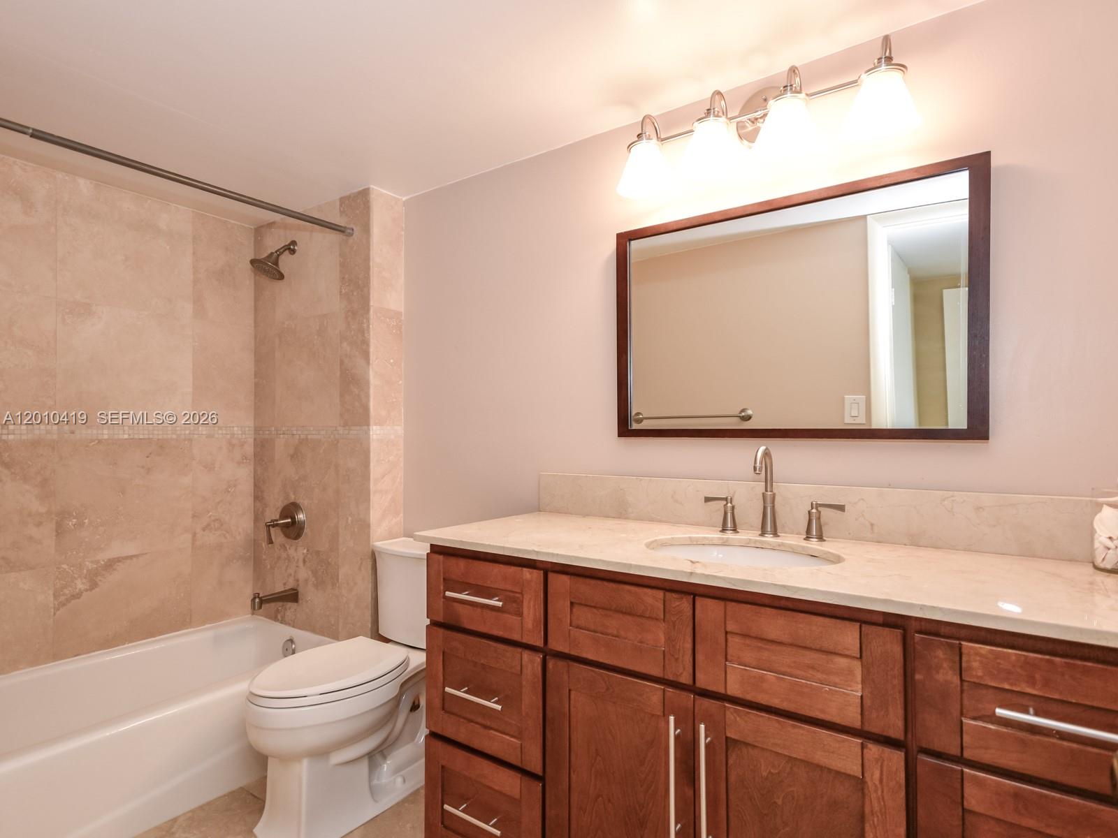 THE PALM BAY YACHT CLUB C - Residential Lease