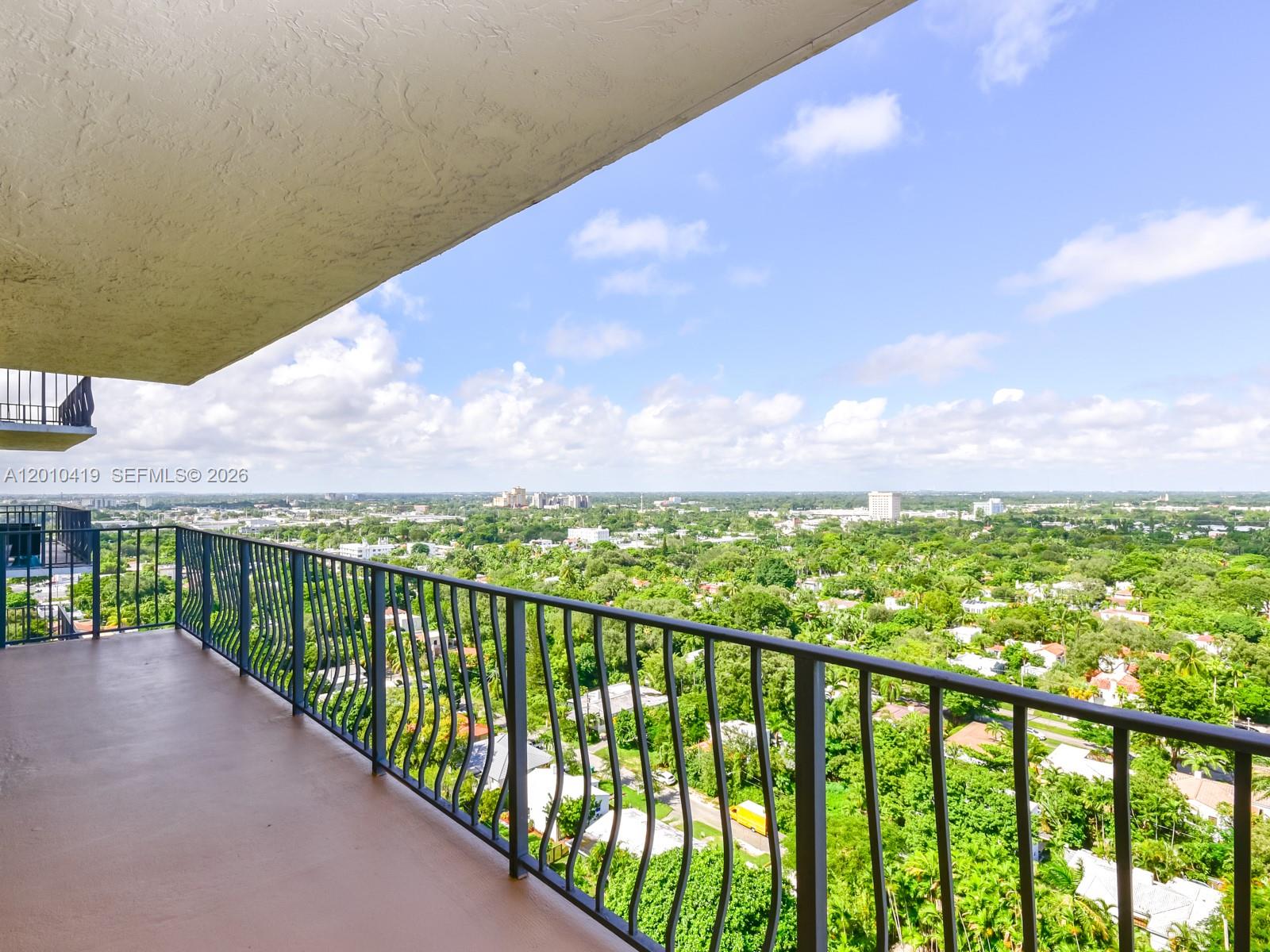 THE PALM BAY YACHT CLUB C - Residential Lease