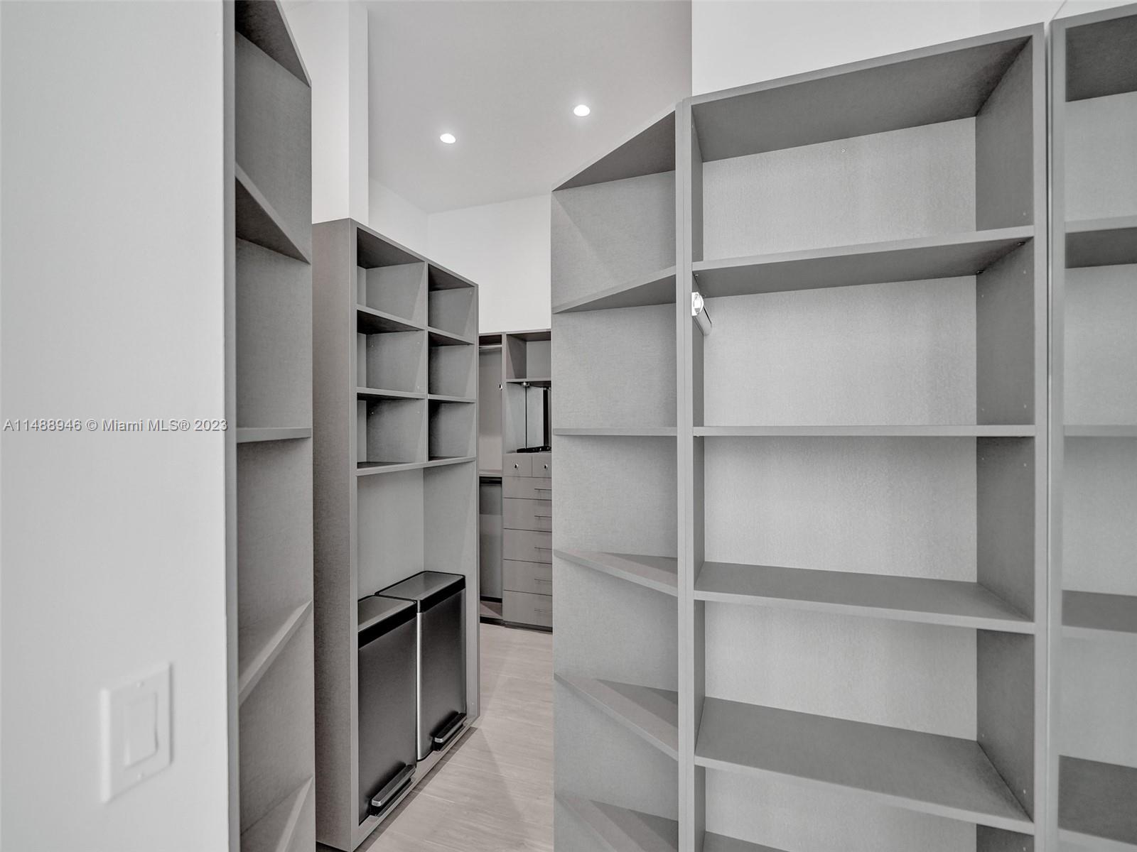 COLEE HAMMOCK - Residential