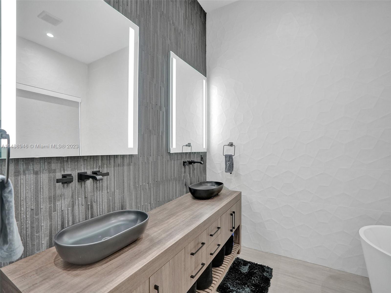 COLEE HAMMOCK - Residential