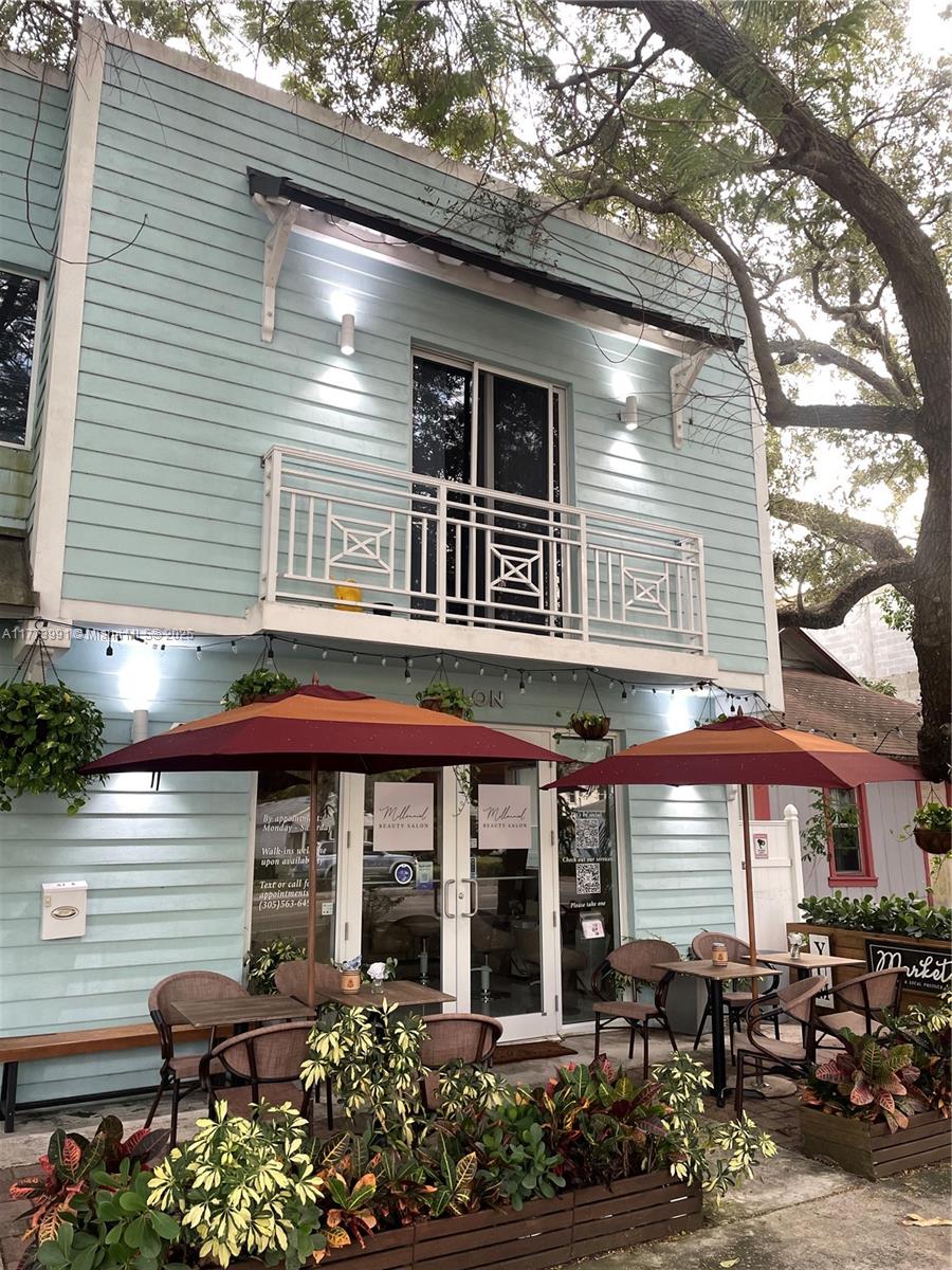 Beauty salon area in pleasant neighborhood, heart of Coconut Grove.