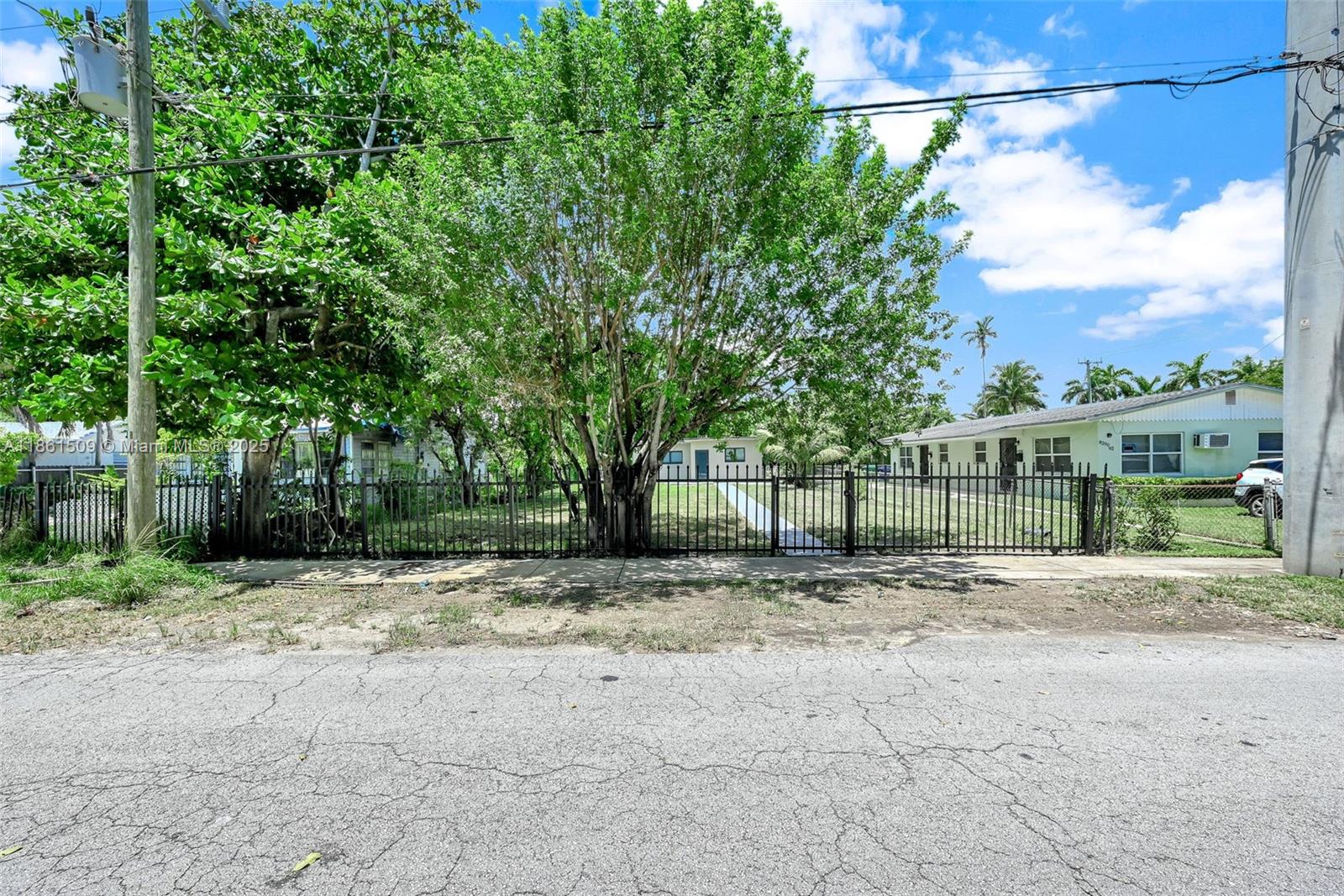 BELLCAMP MANOR - Residential