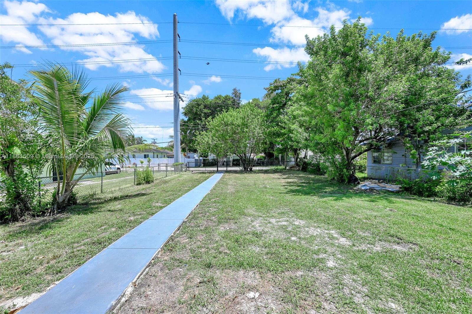 BELLCAMP MANOR - Residential