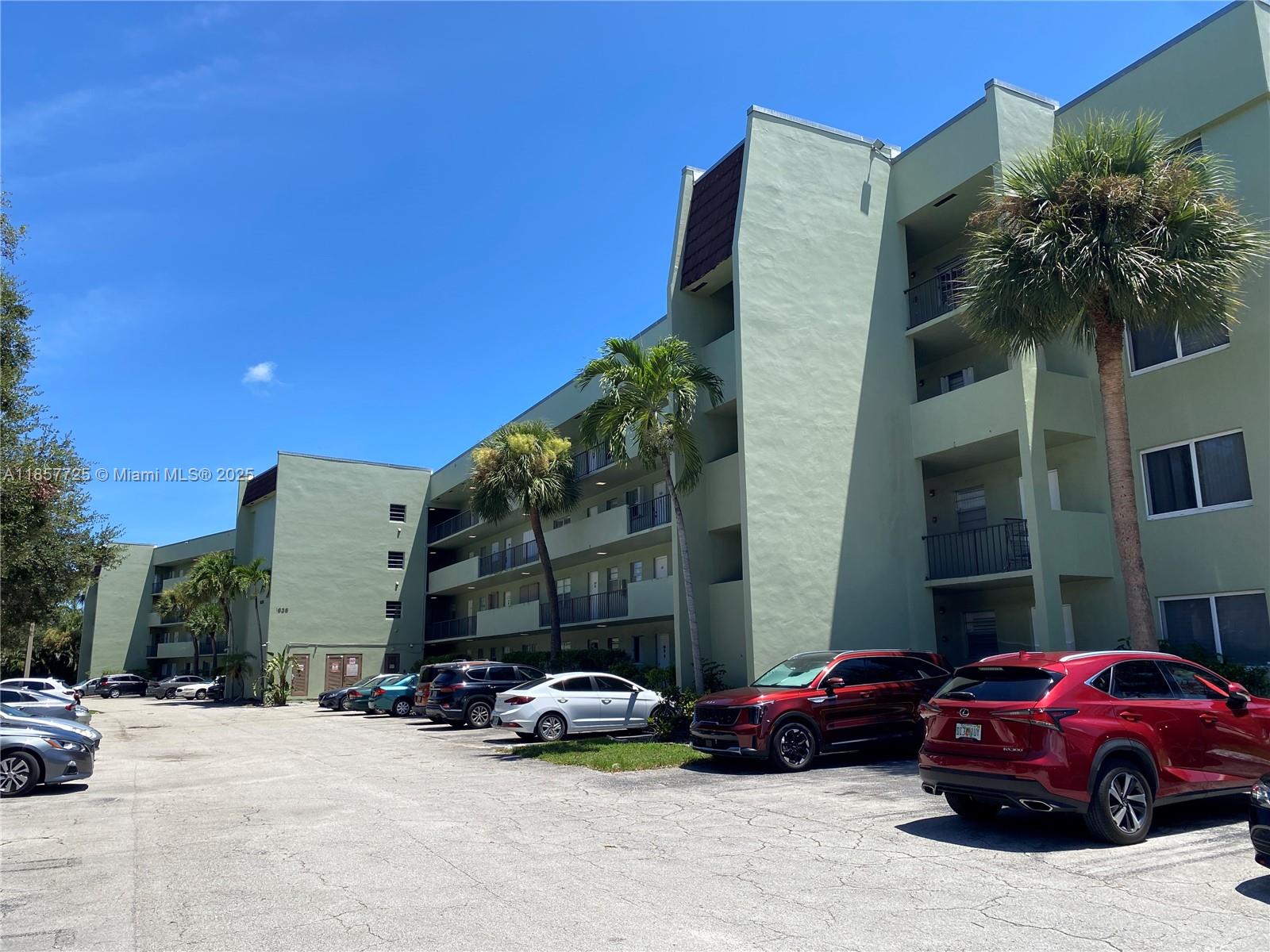 For Sale 1Bed/1Bath condo in West Palm Beach. Great investment opportunity, no rental restrictions. Third floor unit with tile floors and balcony, assigned parking, extra storage, loundry in the building. Location is great, close to major roads, highways, shopping, restaurants, schools, and more. AGENTS, PLEASE READ THE BROKER'S REMARKS BEFORE CALLING OR REQUESTING A SHOWING. Calls to listing agent ONLY DURING BUSINESS HOURS (M-F 9am-6pm).