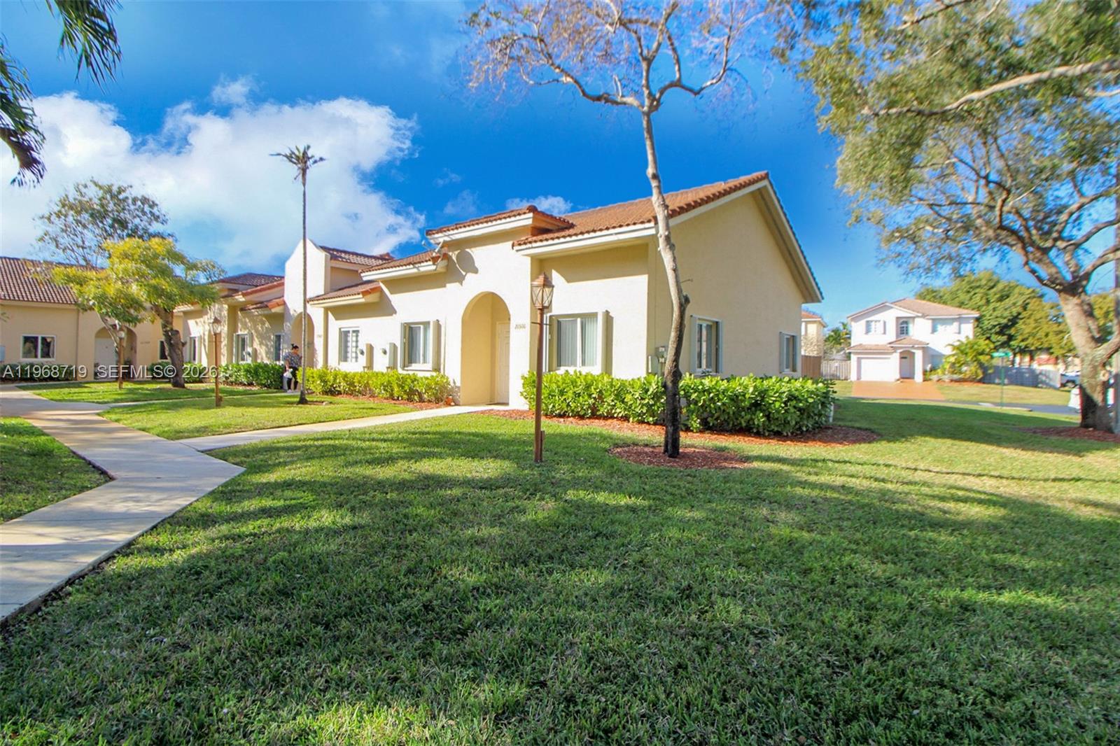 WINDY POINT - Residential