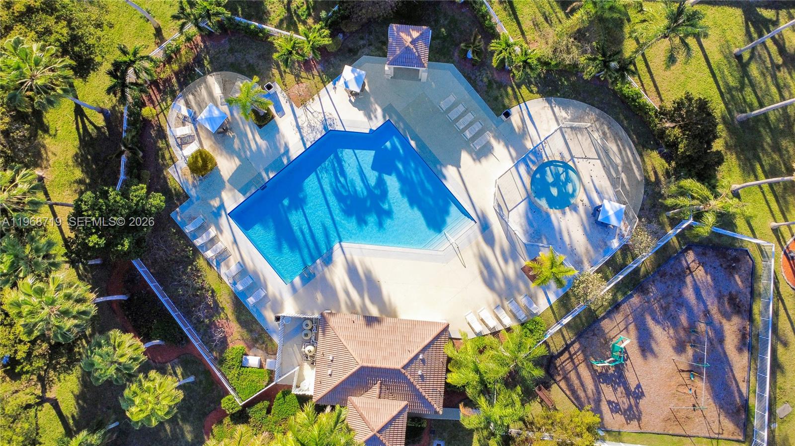 WINDY POINT - Residential