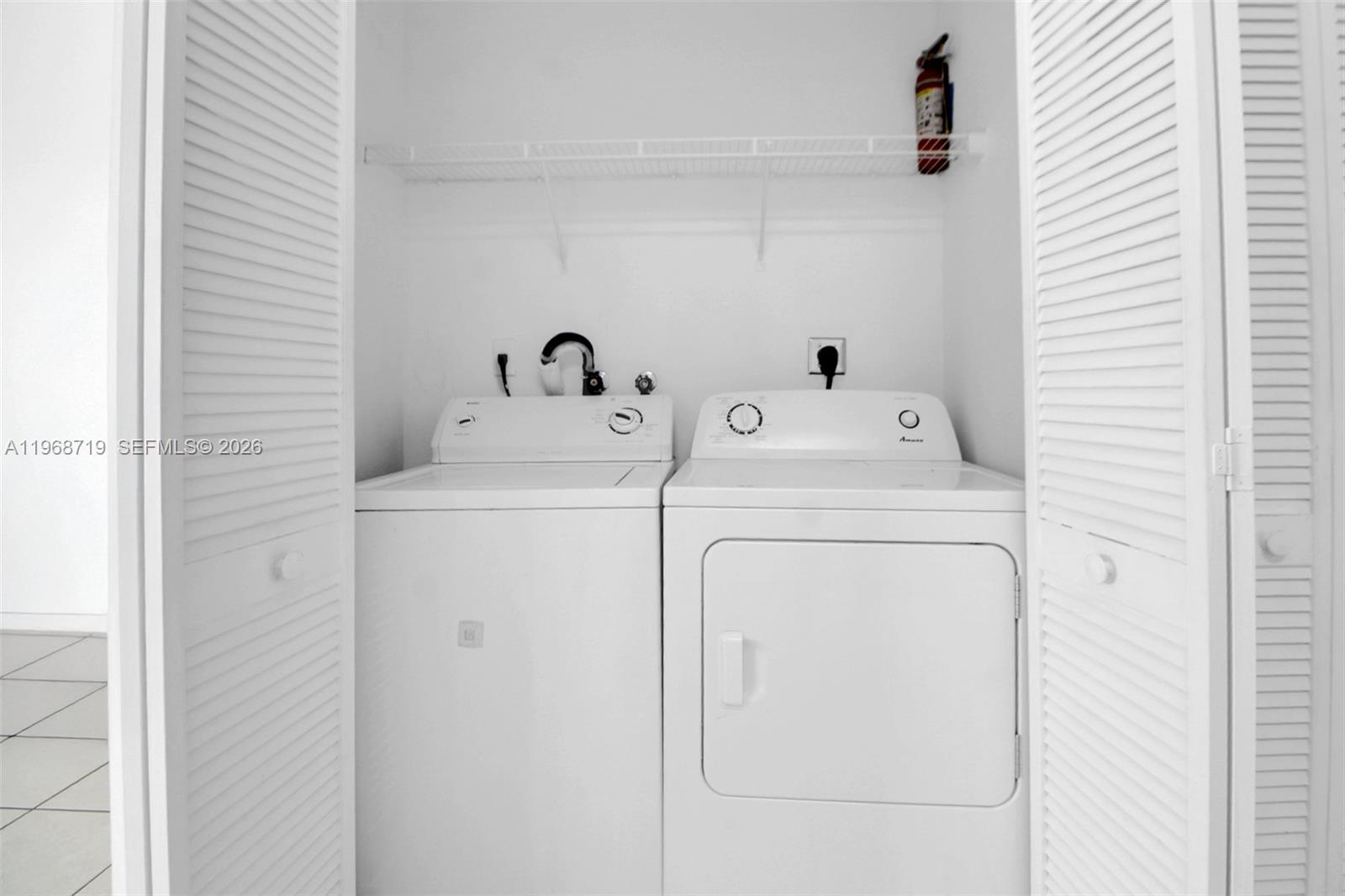 WINDY POINT - Residential