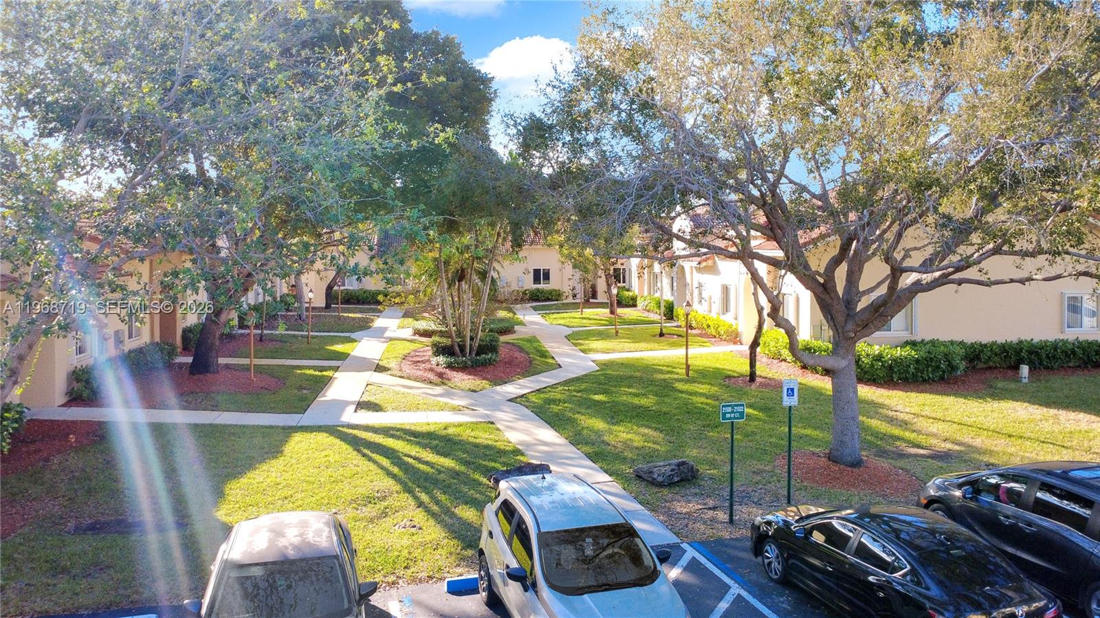 WINDY POINT - Residential