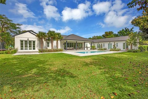 Single Family Residence in Miami FL 9290 116th St St 30.jpg