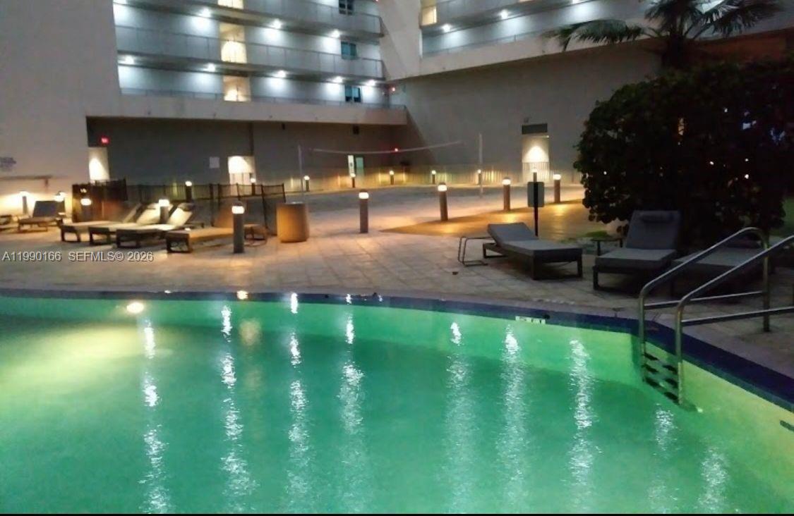 888 Biscayne Blvd 1810