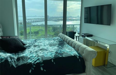 888 Biscayne Blvd 1810 Miami FL 33132