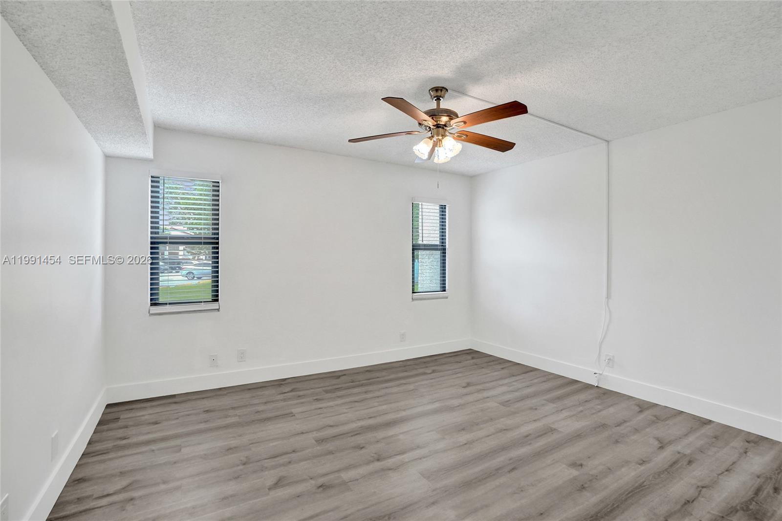 ROYALE GARDENS CONDO - Residential