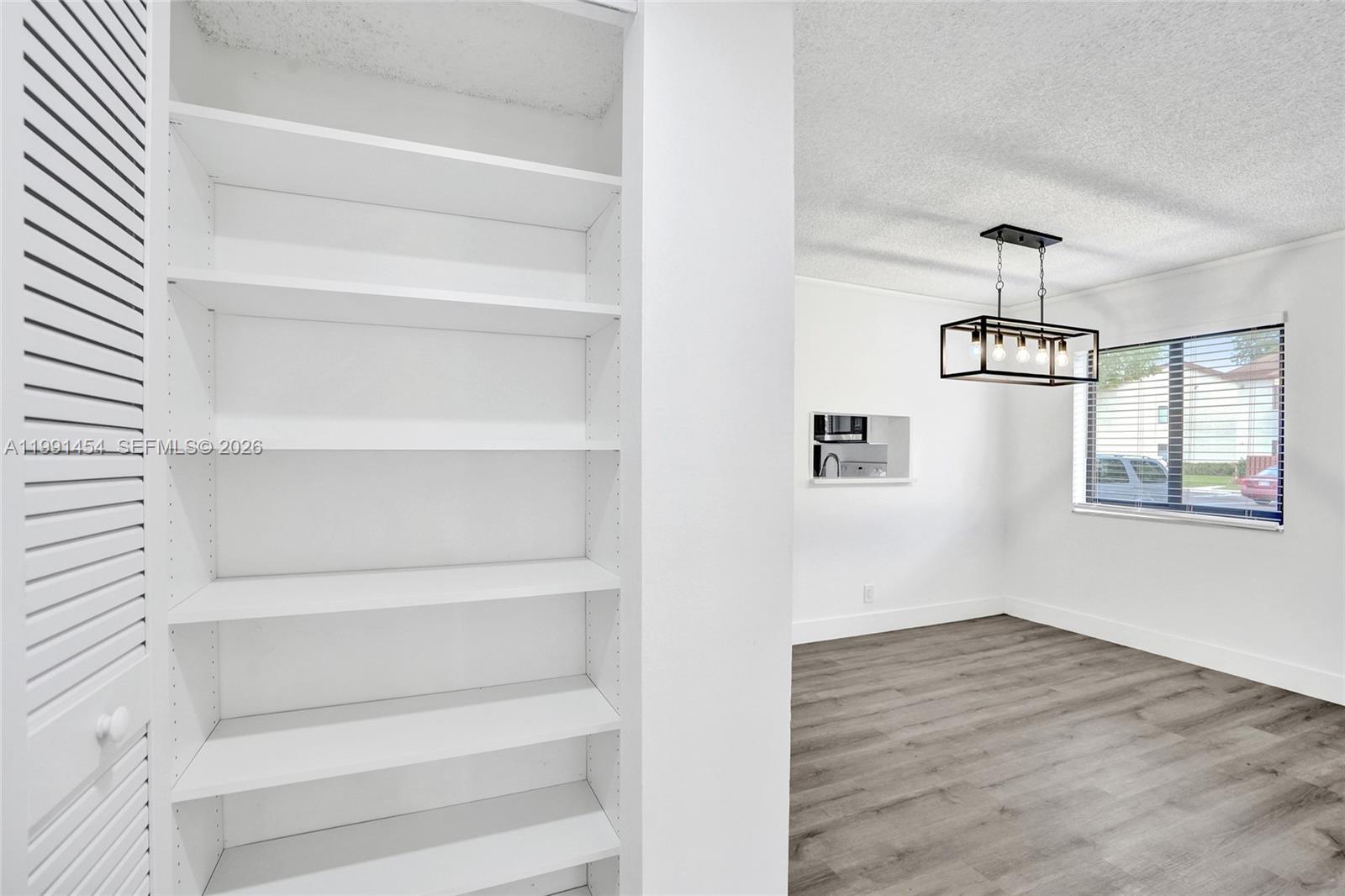 ROYALE GARDENS CONDO - Residential