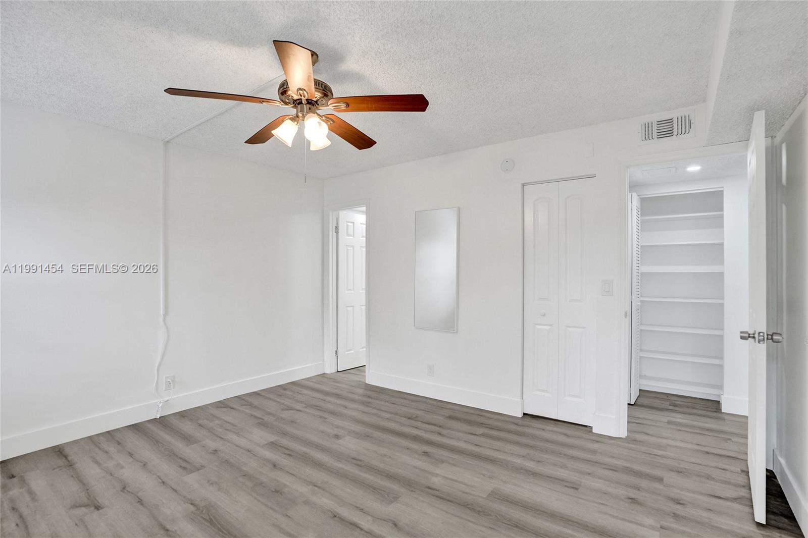 ROYALE GARDENS CONDO - Residential