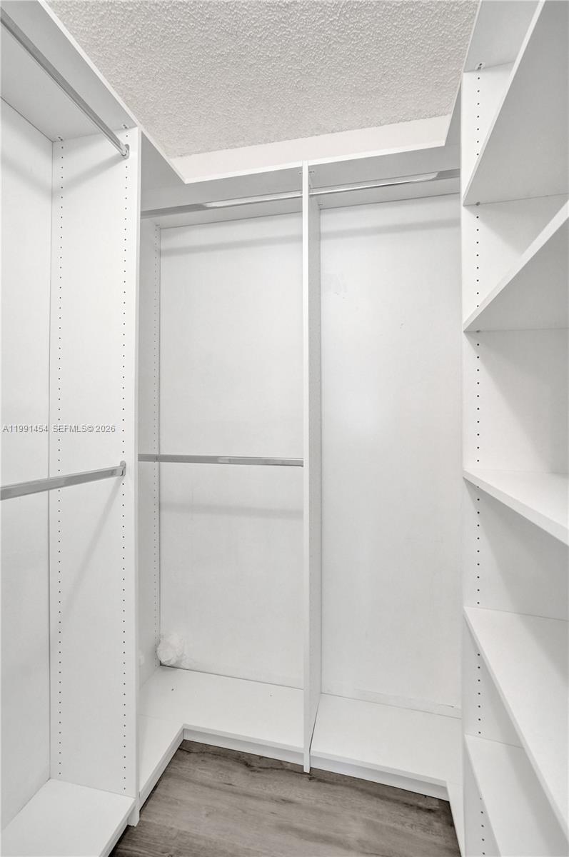 ROYALE GARDENS CONDO - Residential