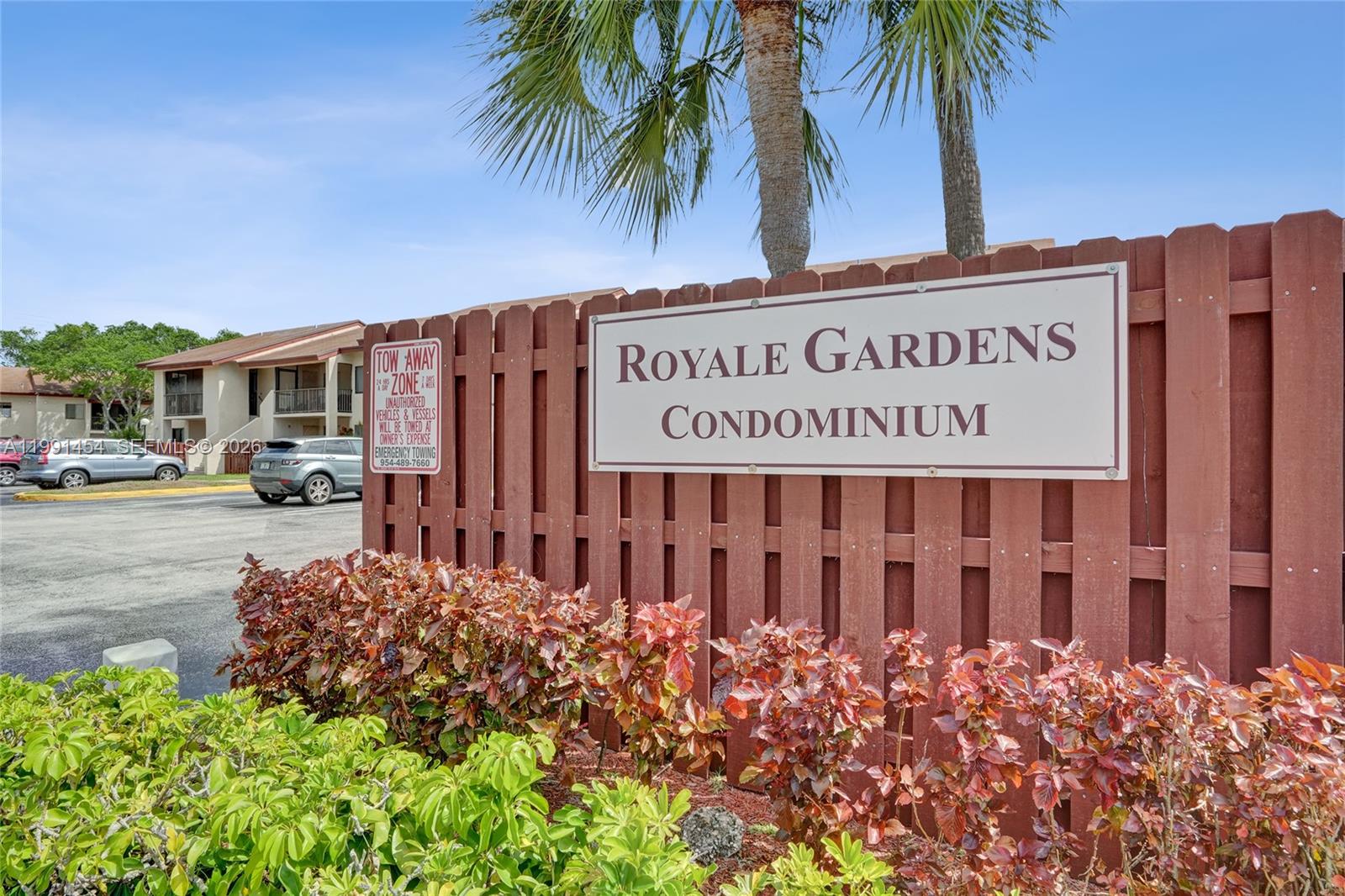 ROYALE GARDENS CONDO - Residential