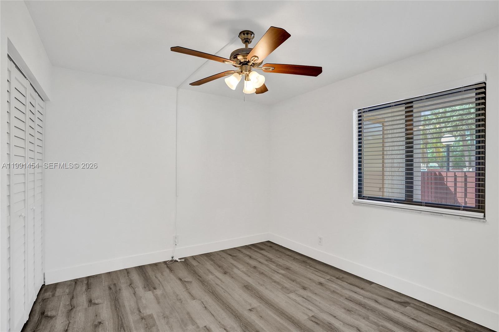 ROYALE GARDENS CONDO - Residential