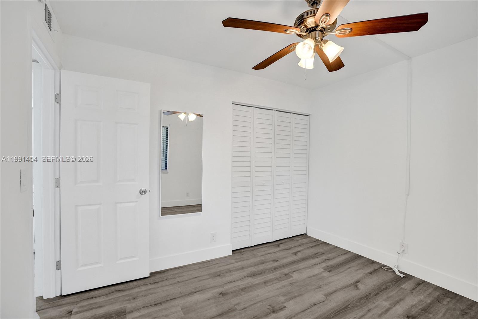 ROYALE GARDENS CONDO - Residential