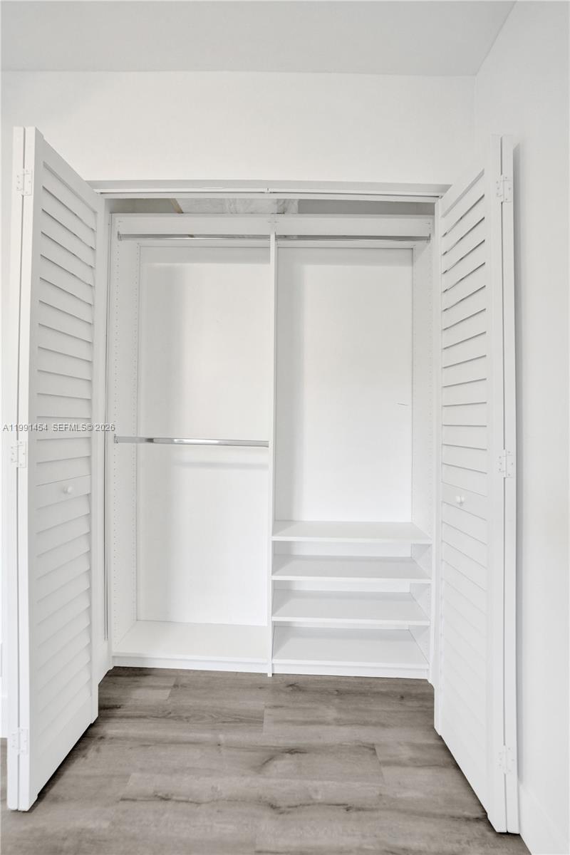 ROYALE GARDENS CONDO - Residential